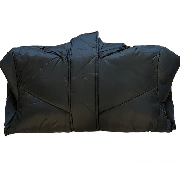 NWT BCBG Ladies Black Puffer Jacket - Picture 12 of 16